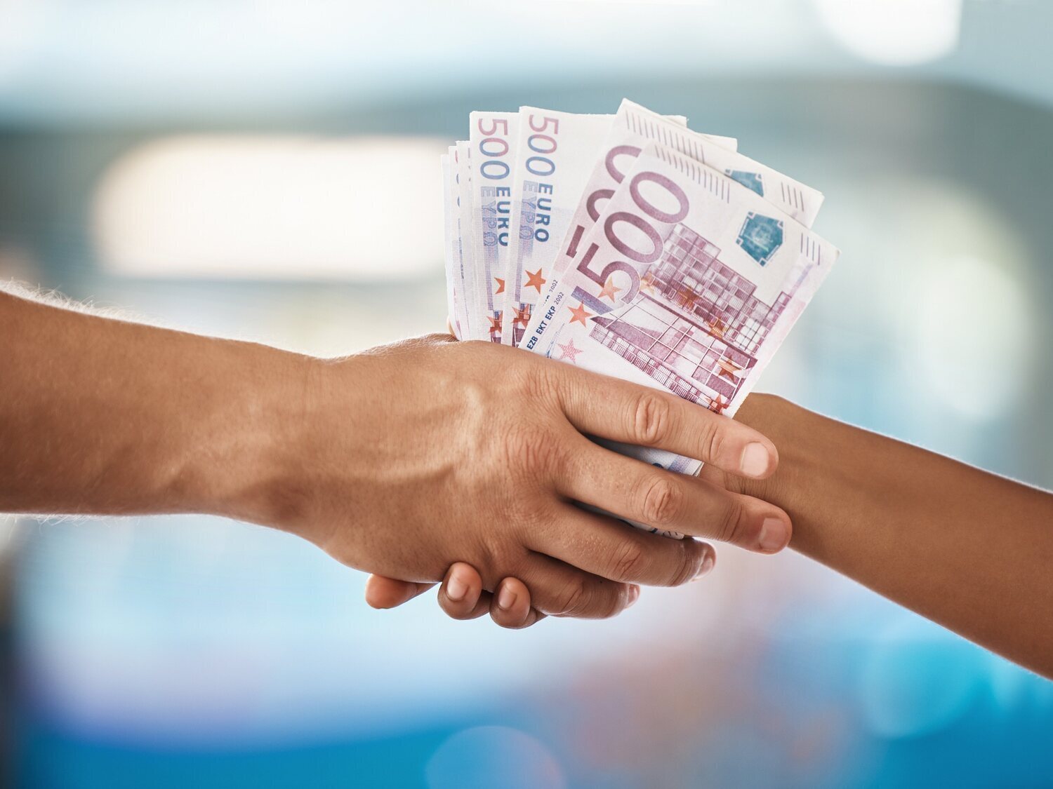 ¿Tienes entre 23 y 65 años?: Descubre los requisitos de la nueva ayuda de 1.565 euros