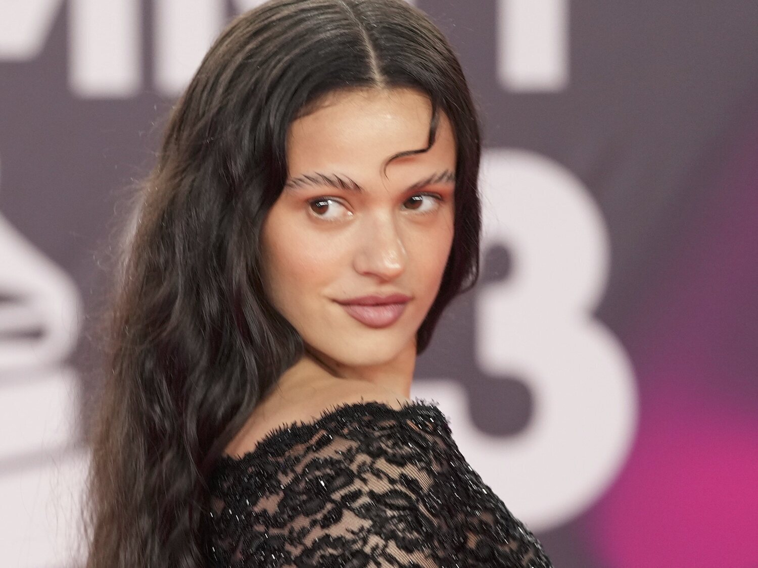 Rosalía afirma que padece TDAH: "Me distraigo mucho con los sonidos de ambiente"