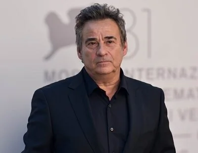 El actor Eduard Fernández habla de sus adicciones: "Es una manera de no sentir"