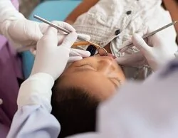 Sale a la luz el origen de la anestesia de la clínica de Alzira: murió una niña de 6 años