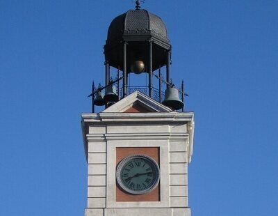 Por qué casi todas las televisiones emiten las campanadas desde la Puerta del Sol: origen