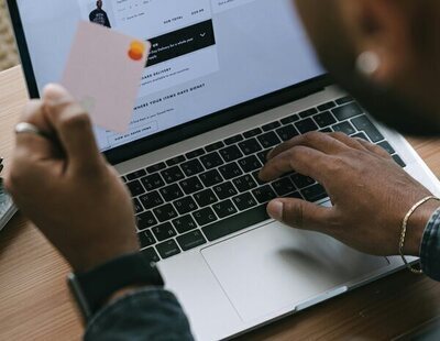 Qué hago con las etiquetas de los paquetes de mi compra online: alerta Policía Nacional