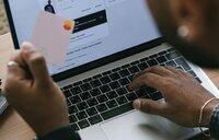 Qué hago con las etiquetas de los paquetes de mi compra online: alerta Policía Nacional