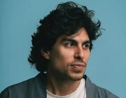 Andrés Iwasaki ('Estoy aquí'): "El folclore sigue vivo cuando se mezcla y se transforma"