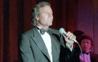 El ex fotógrafo de Julio Iglesias rompe su silencio: "Toda la porquería a su alrededor"