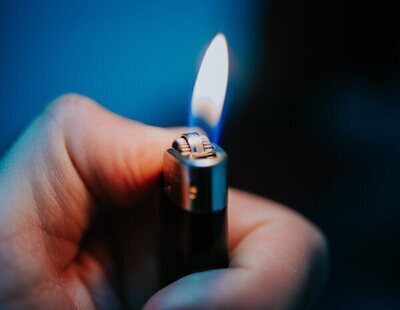 Detenida una universitaria de Sevilla por quemar viva y asesinar a la mujer que la acogía