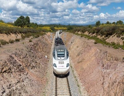 Al menos tres heridos en la colisión de un tren contra una grúa en Cartagena