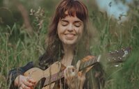 Cris Imaz lanza 'Vuela': "Ser joven no tiene que ver con la edad, sino con la curiosidad"