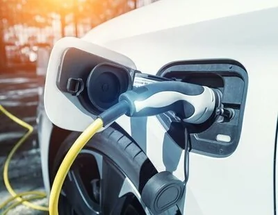 Confirmado por el Gobierno: la ayuda de 4.500 euros para comprar un coche eléctrico