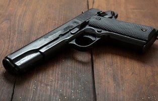 Detenido por la muerte a tiros de su vecino tras una discusión por el volumen de la música