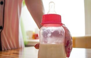 Alerta alimentaria: hospitalizados cinco bebés tras consumir leche contaminada en España
