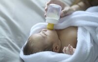 Alerta alimentaria: qué marcas de leche infantil están contaminadas con cereulida