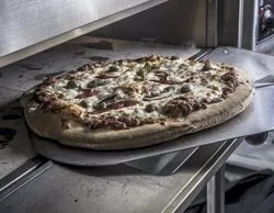 Madrid anuncia inspecciones a una pizzería con un robot como único empleado