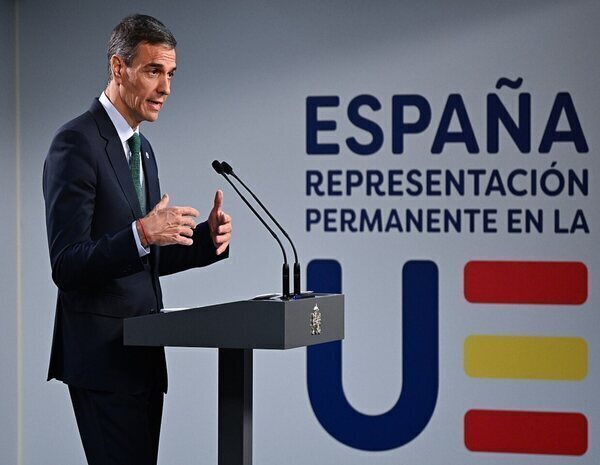 Sánchez pide a la Fiscalía investigar a X, Meta y TikTok por pornografía infantil con IA