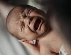 Detenida en Lanzarote tras hallar a su hija de 2 años andando en pañales por la carretera