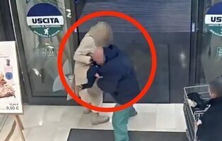 Graban el intento de secuestro de una niña en un supermercado: le rompen una pierna