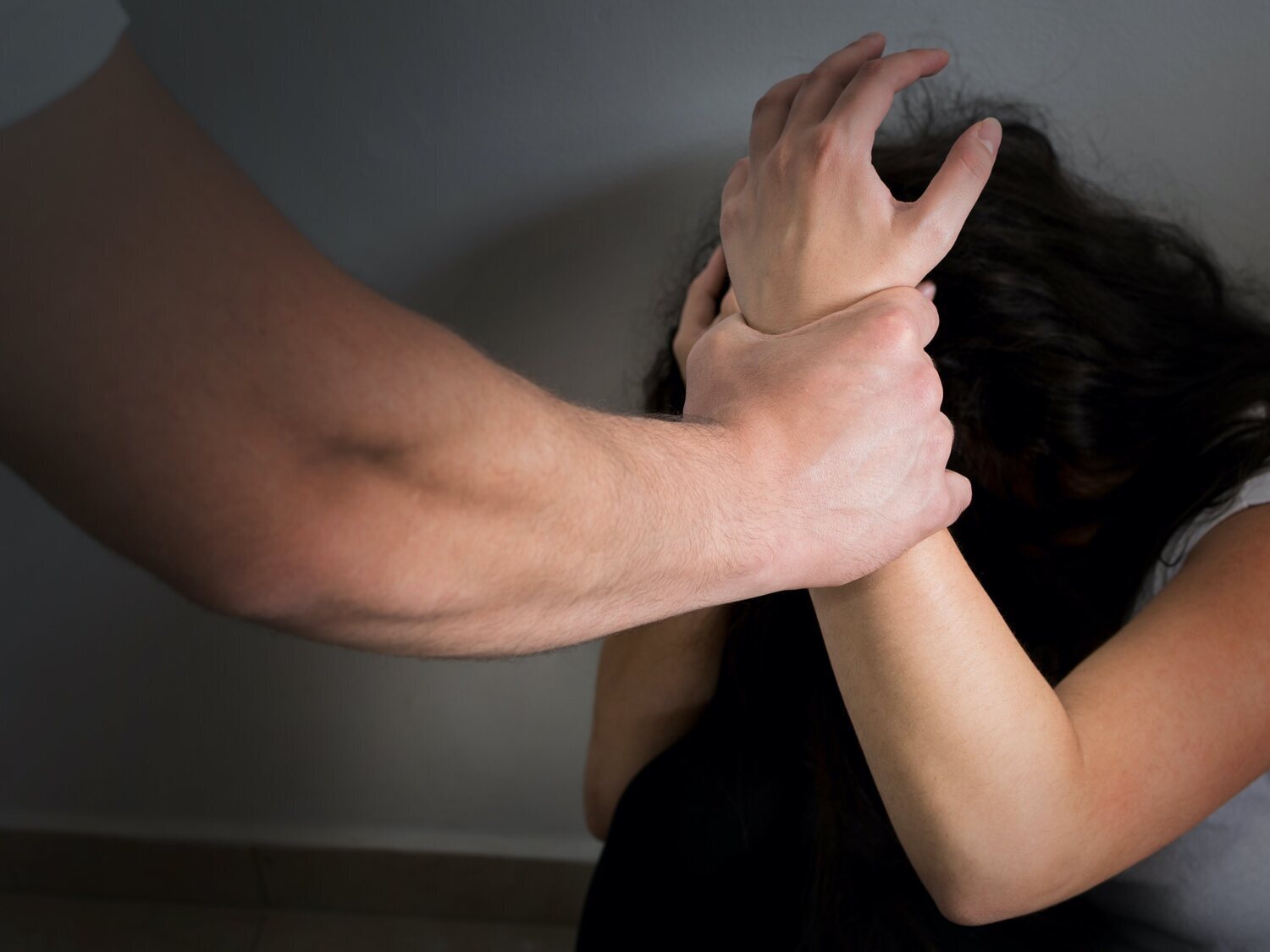 Detenidos tres menores por una presunta agresión sexual grupal a una menor en Valencia