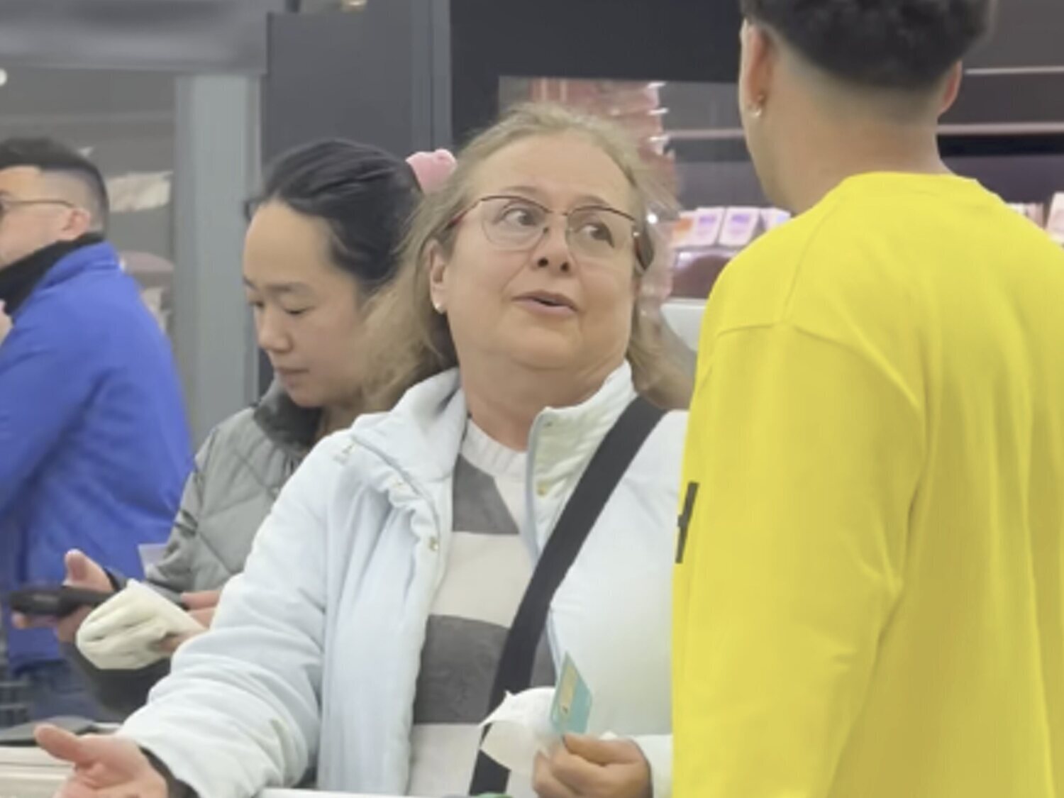 El emotivo gesto viral de una señora en la caja de Mercadona: emociona a las redes