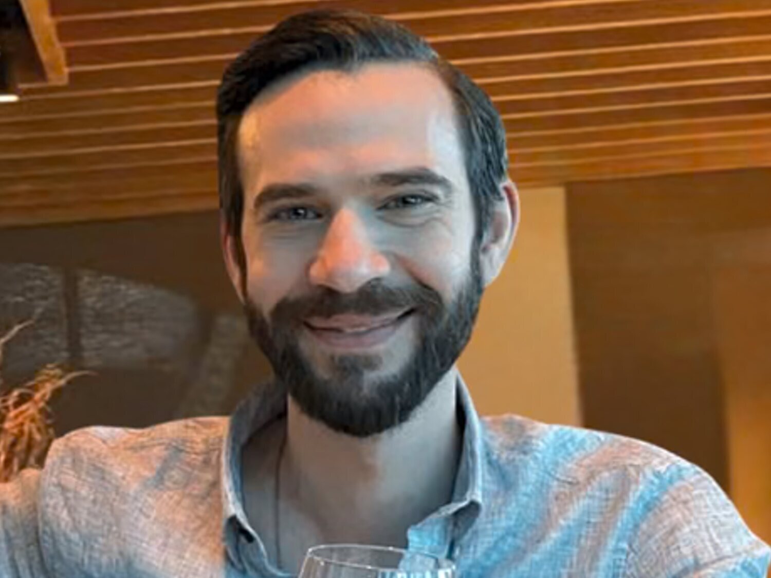 Un ejecutivo de 36 años se suicida tras una relación sentimental con una IA de Google