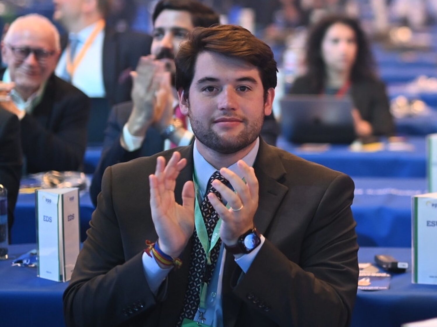 Dimite el secretario general de Nuevas Generaciones del PP y pide el voto para VOX