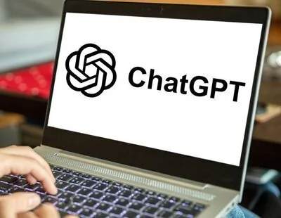 Adiós ChatGPT: boicotean la IA por colaborar con Trump al grito de 'QuitGPT'