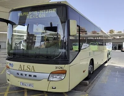Muere un joven de 28 años atropellado por el autobús que atacó con un hacha en Granada