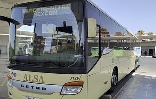 Muere un joven de 28 años atropellado por el autobús que atacó con un hacha en Granada