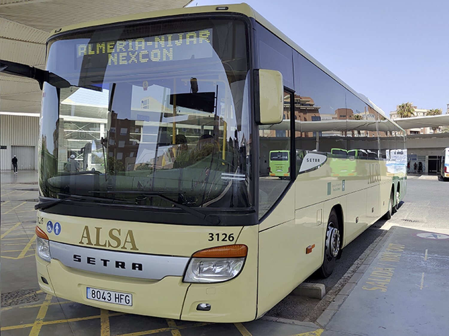 Muere un joven de 28 años atropellado por el autobús que atacó con un hacha en Granada