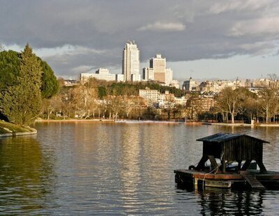 Hallan el cadáver de un hombre flotando en el lago de la Casa de Campo de Madrid