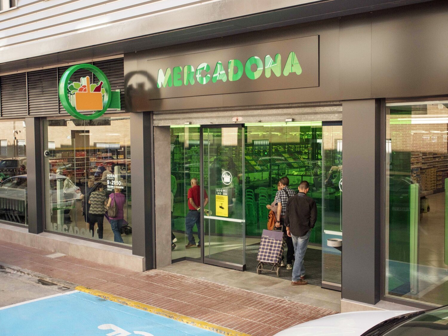 Adiós Mercadona: sale a la luz el plan de Juan Roig que revolucionará 500 supermercados