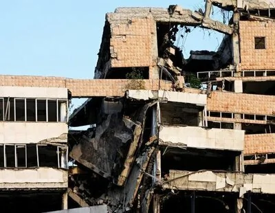 Un ataque aéreo contra un centro sanitario en Kabul deja decenas de muertos