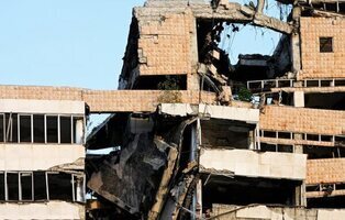 Un ataque aéreo contra un centro sanitario en Kabul deja decenas de muertos