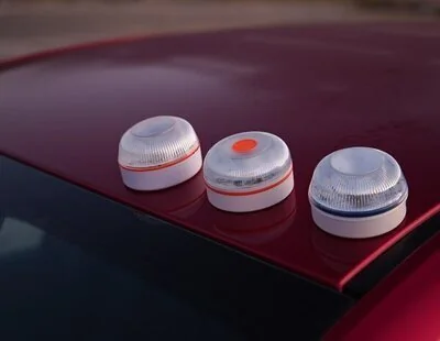 Primeras multas por no llevar la baliza V-16: cuándo te sancionan y cuánto pagarás