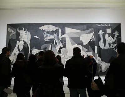 Ayuso carga contra el traslado del "Guernica" a Bilbao: "Me parece que es cateto"