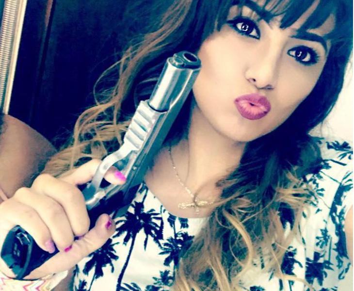 La joven acusada en una fotografía subida a Facebook