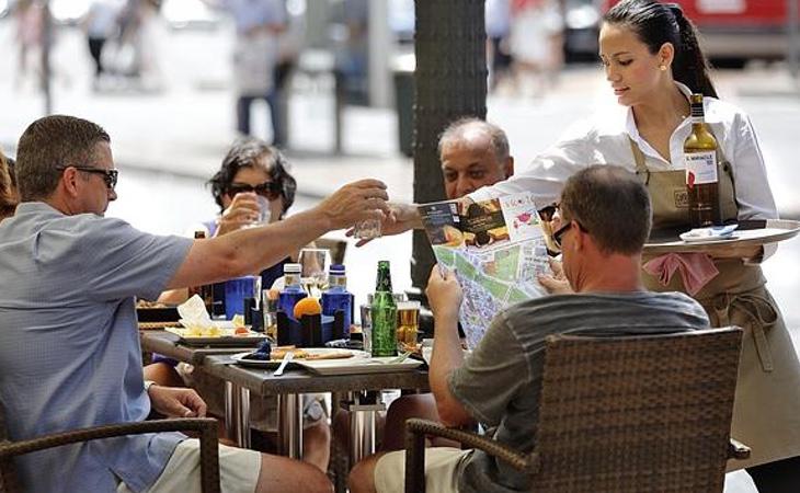 A pesar de la estacionalidad, el descenso del paro es un 8% superior al mismo período del año pasado