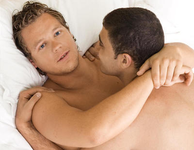 Guía para hombres heterocuriosos que se inician en el sexo gay