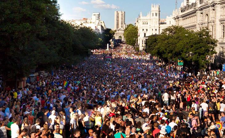 El autor del vídeo asegura que a los hombres también les meten mano porque algunos le 