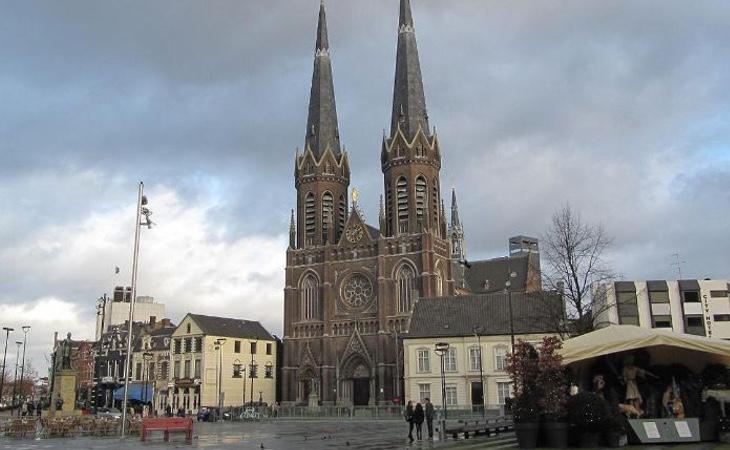 La Iglesia de Saint Jozef, situada al sur de Holanda