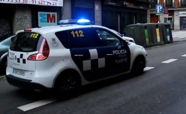 La joven fue salvada por un coche de la Policía Local. Los agentes corroboraron la versión de la joven