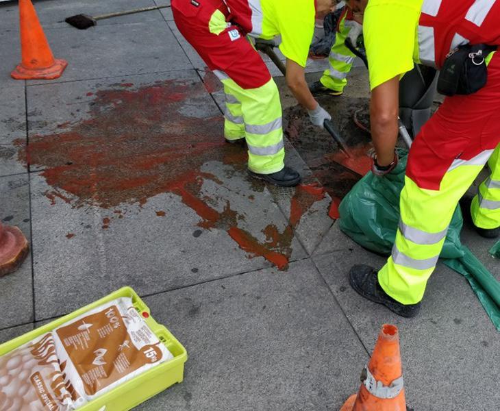 Los neonazis de Hogar Social reventaron el minuto de silencio por las víctimas de Barcelona