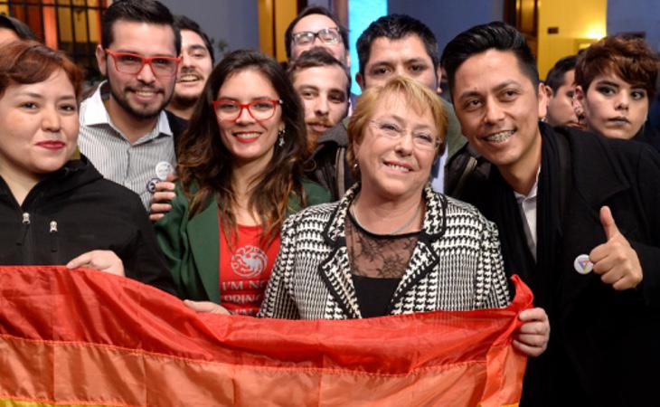 La presidenta Bachelet cuenta con el apoyo de los colectivos