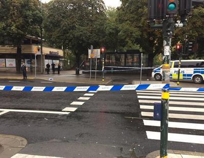 Un hombre armado con un cuchillo ataca a la Policía en Estocolmo