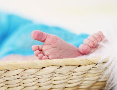 Pierde a su bebé después de que el hospital se niegue a atenderla por "falta de camas"