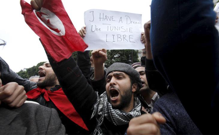 Manifestantes tunecinos