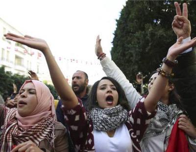 Túnez permite a las mujeres musulmanas casarse con hombres de otra religión