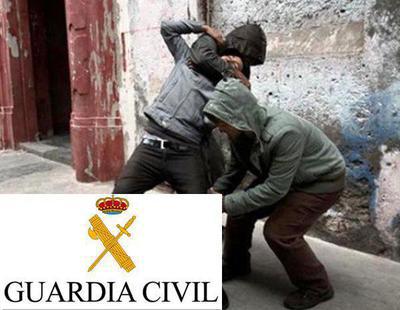 Si te dicen por la calle que tienes pintura en la espalda desconfía, dice la Guardia Civil