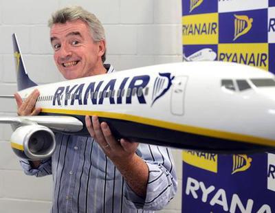 Ryanair tiene previsto cancelar 50 vuelos diarios ya contratados durante seis semanas