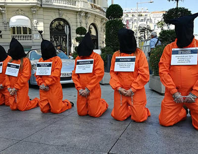 Hazte Oír utiliza "presos" de Guantánamo y lanza un nuevo bus contra el colectivo LGTBI