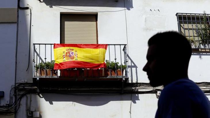 Una bandera de España provoca una brutal agresión